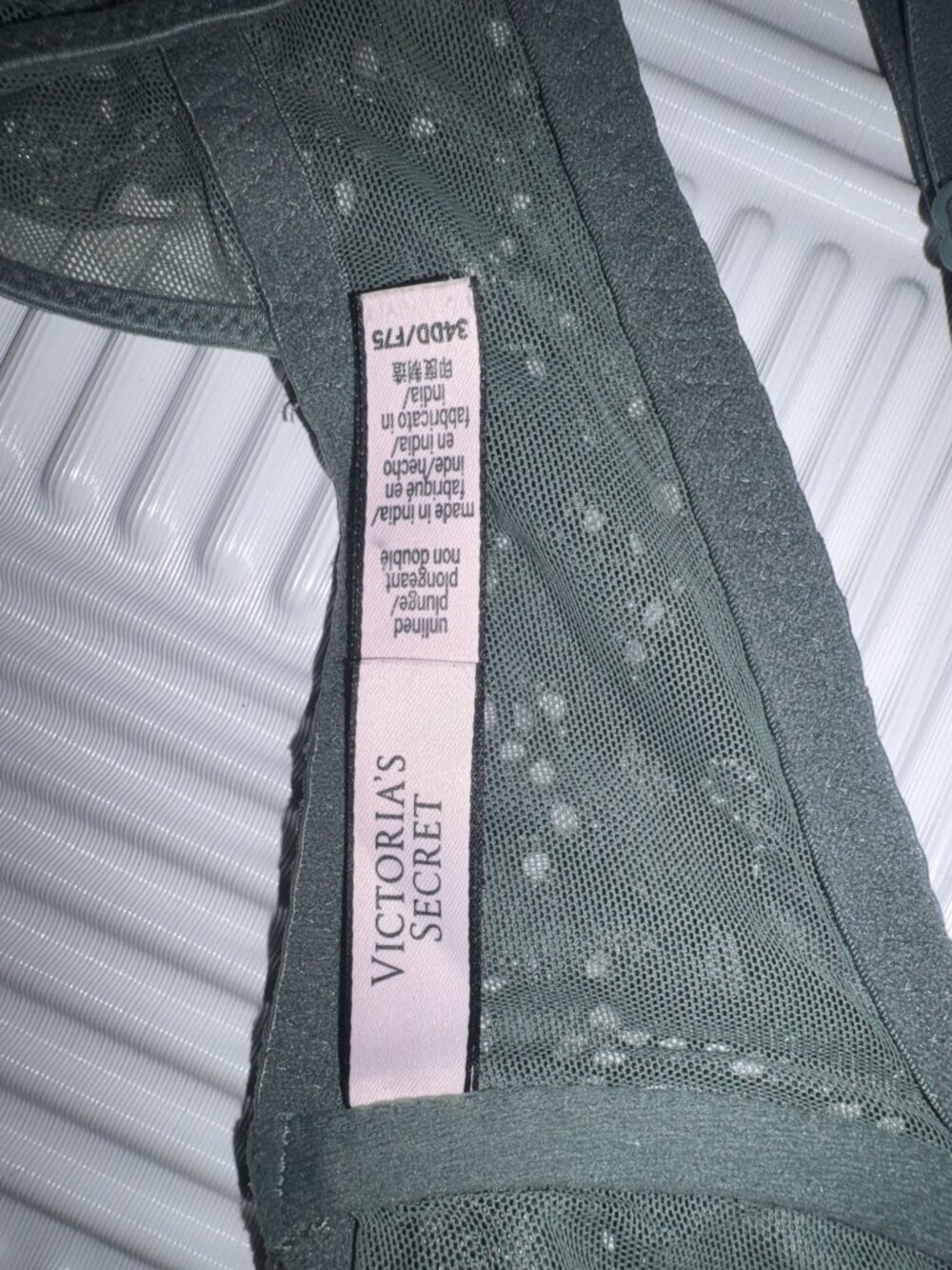 Victoria’s Secret Unlined Lace Plunge Front Close Racerback Bra 34DD sage green - Picture 4 of 4